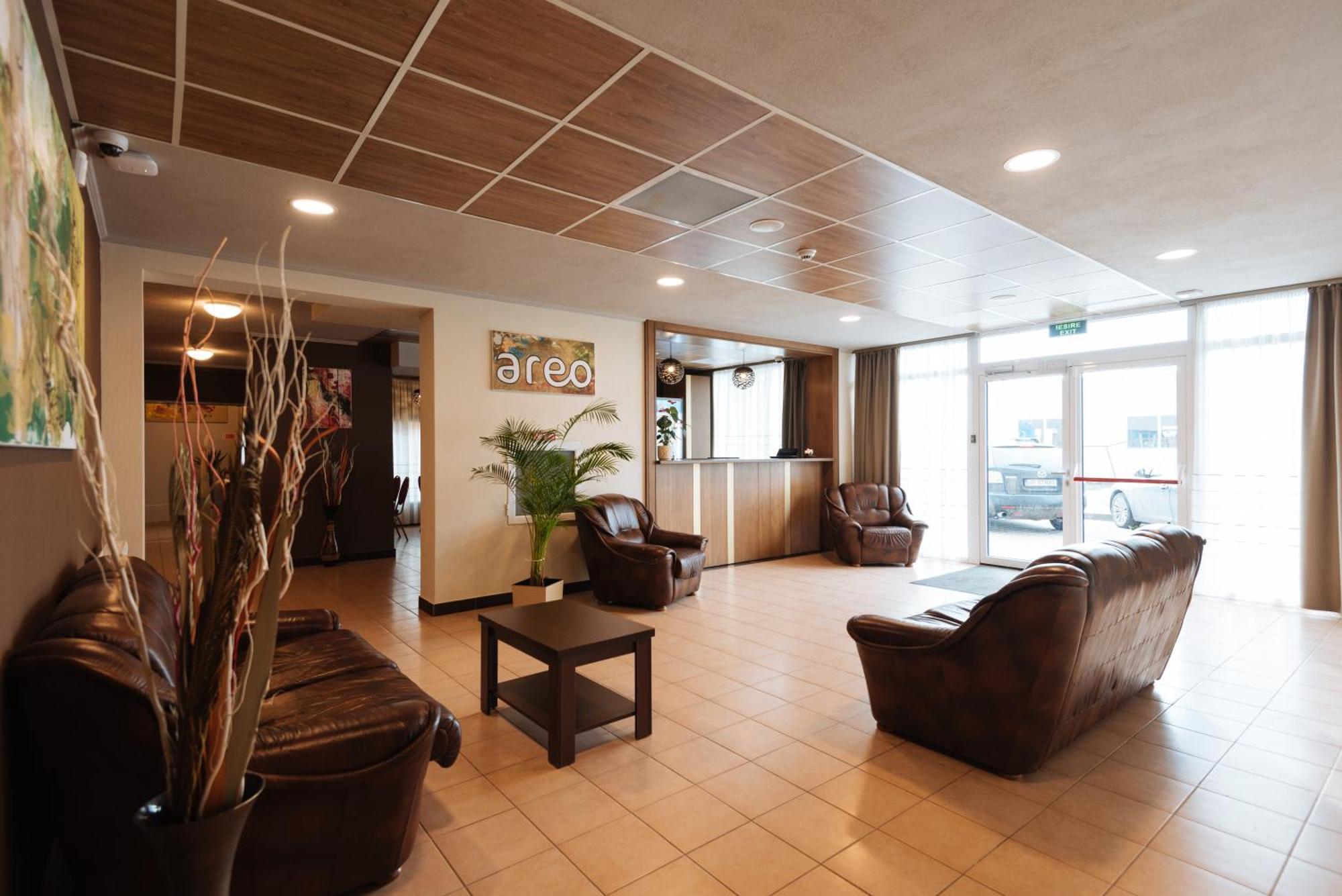 Areo Hotel & Restaurant Bradesti ภายนอก รูปภาพ